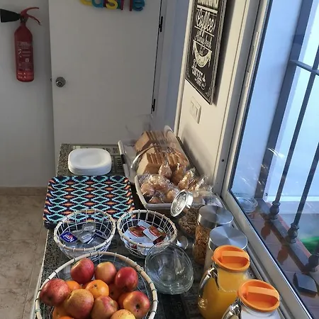 马拉加莫拉加波尼旅舍 旅馆 *