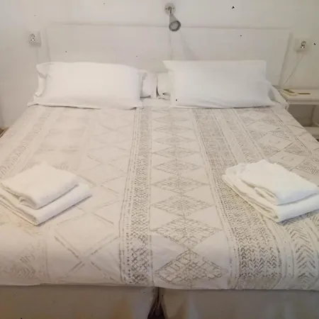 马拉加莫拉加波尼旅舍 旅馆 马拉加